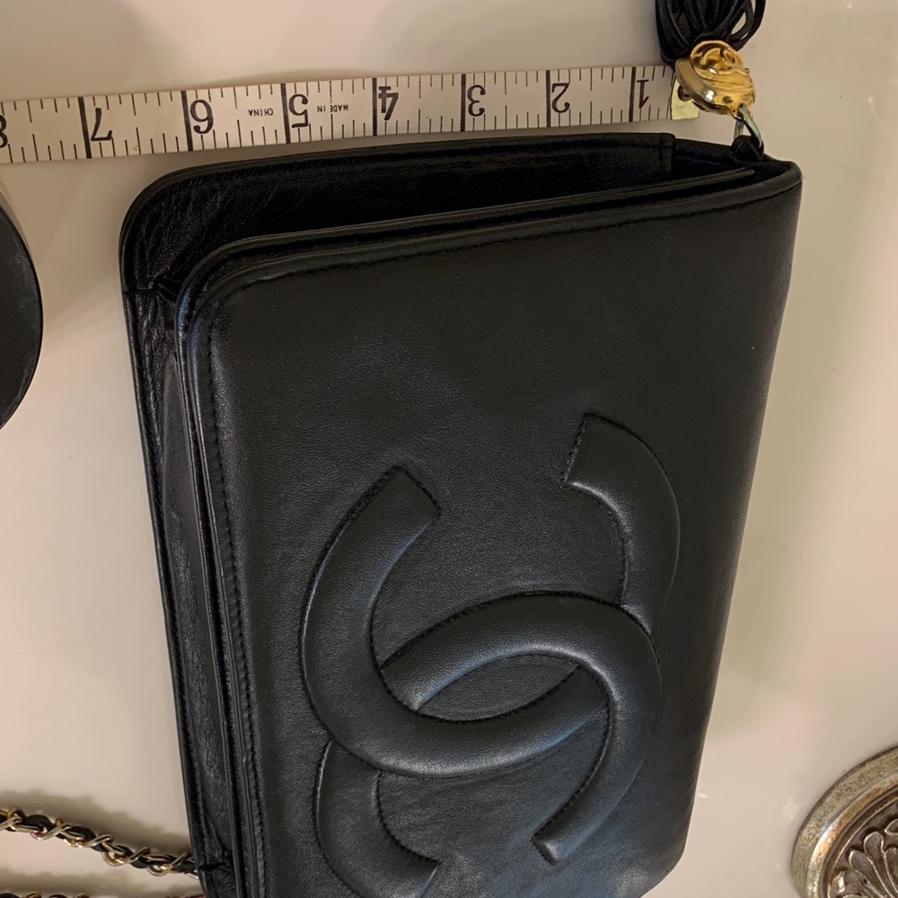 Vintage Chanel Black Leather Crossbody Bag with Chain Strap - Picture 11 of 12